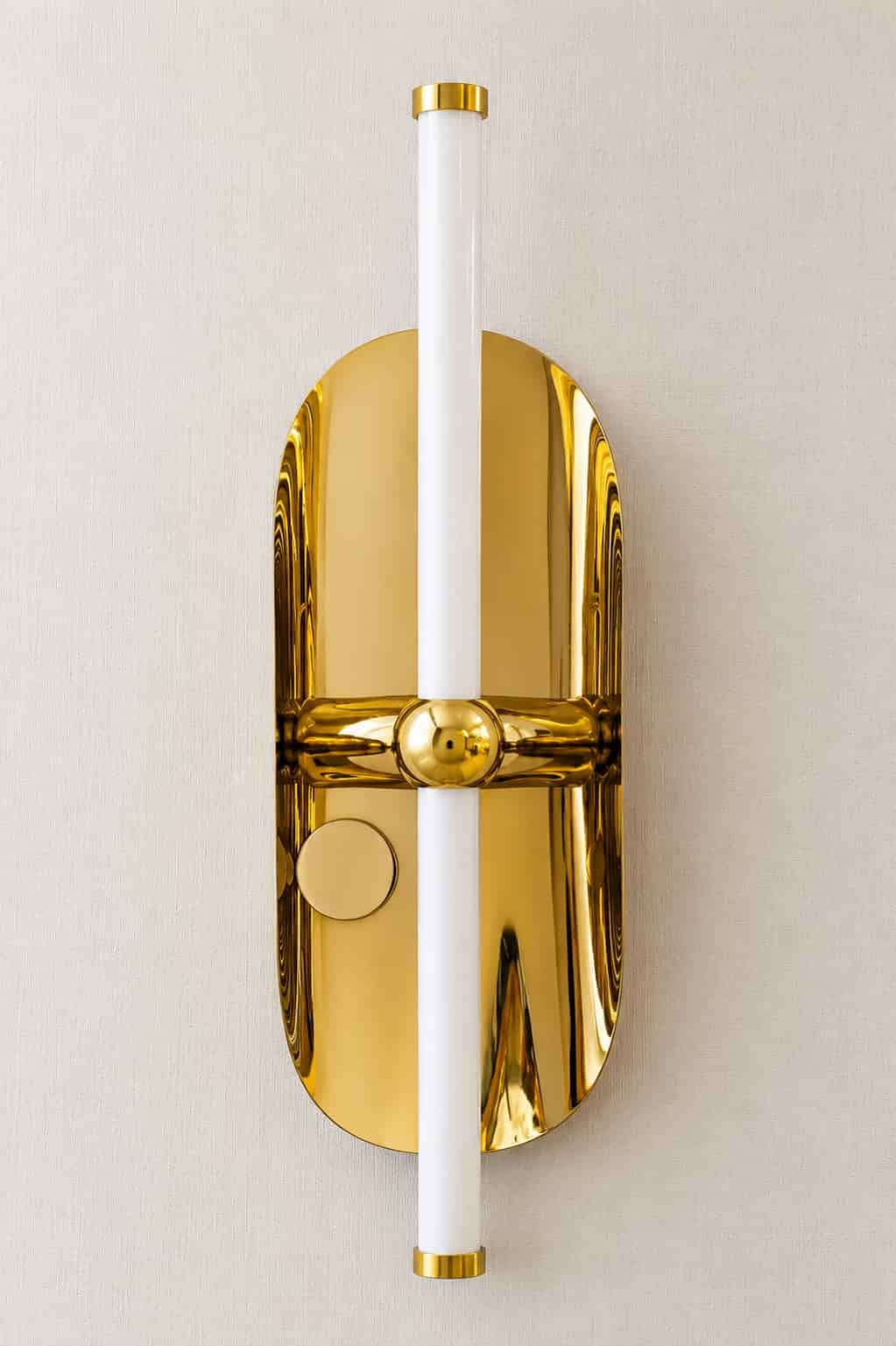 Modern Linear LED Wall Light – Gold Finish Decorative Sconce